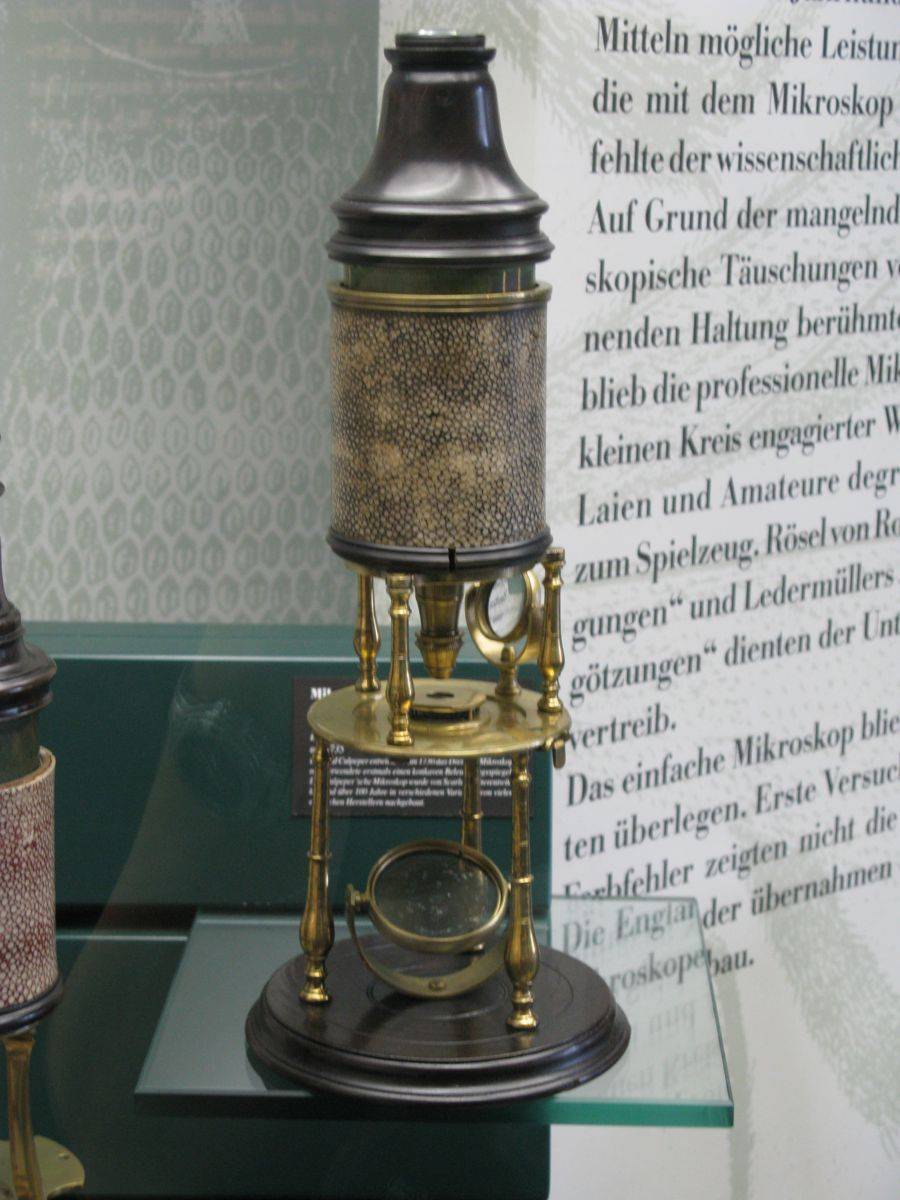An old microscope in the Optics Museum in Jena